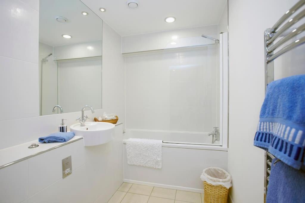 Spacious Loft Centre York