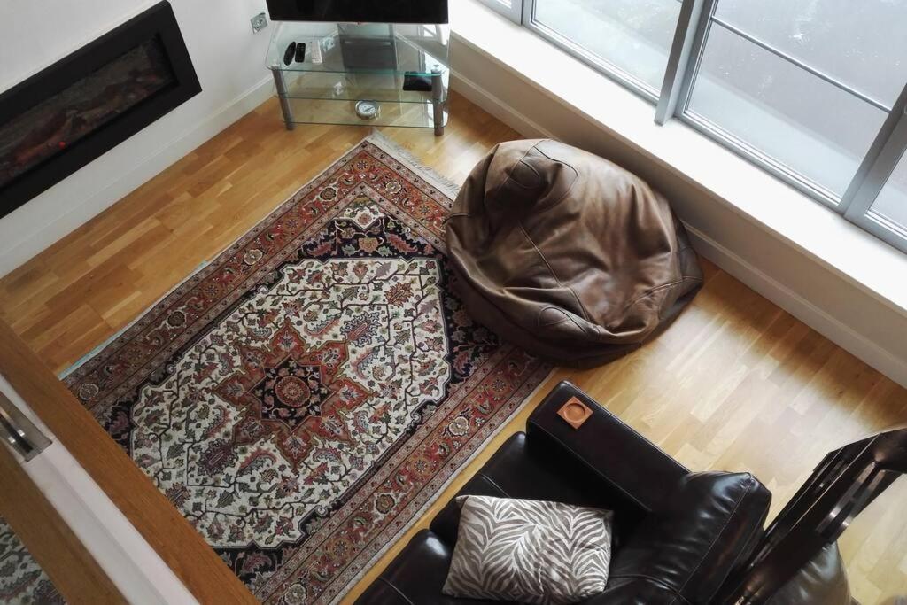 Spacious Loft Centre *